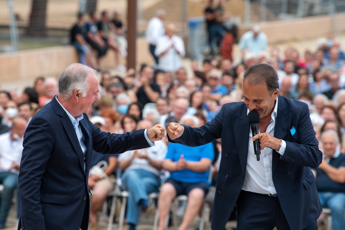 LMarcangeli's tweet photo. Des mercis par milliers.
#UnSoffiuNovu #Corsica https://t.co/vy8K3PXdBF