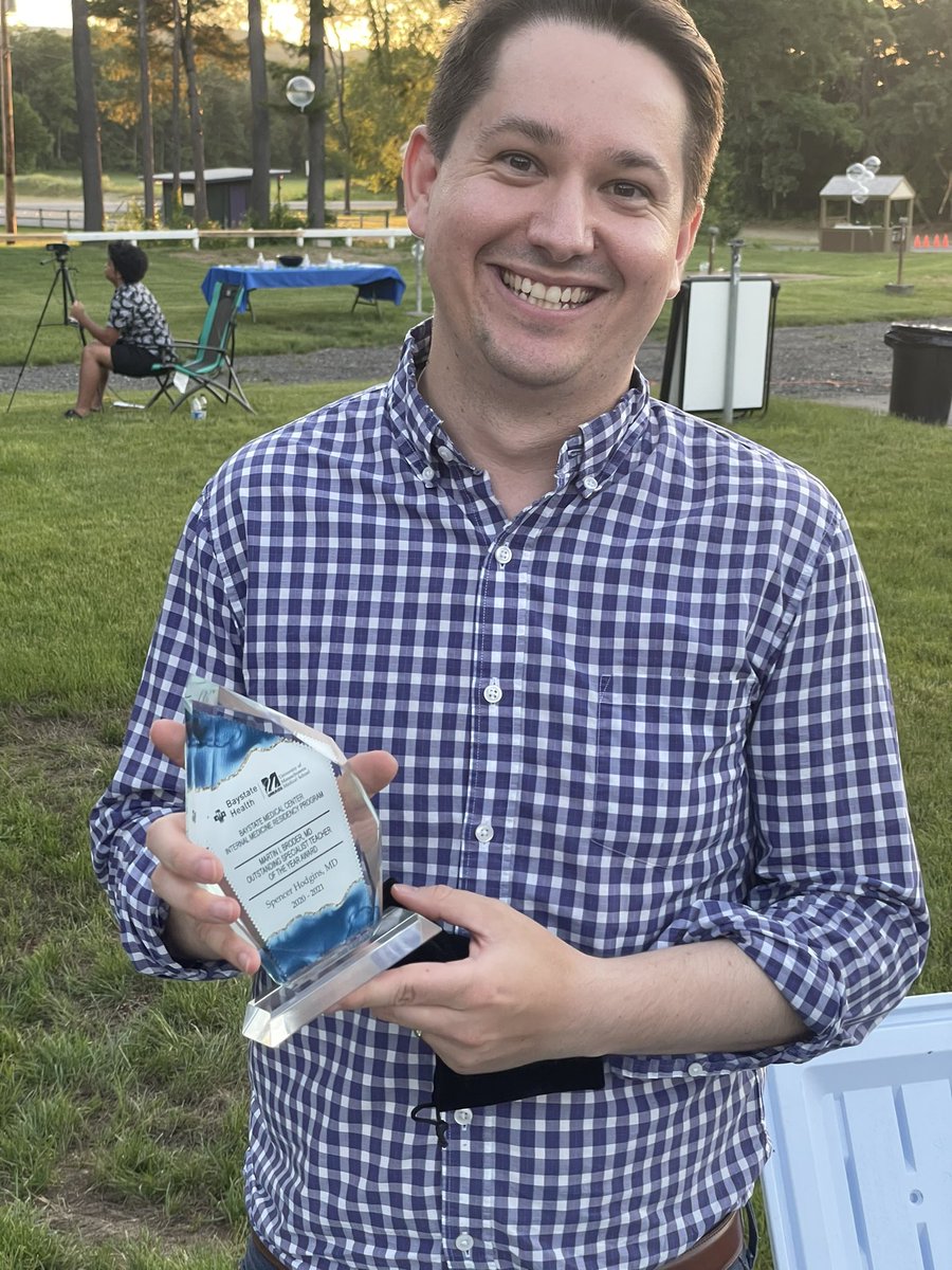 nephrobro's tweet photo. Congratulations to the graduating IM residents at UMMS-Baystate!! You’re all going to do incredible things! Thanks so much for honouring me with specialist teacher of the year! Will miss you guys 😭😭 #MedEd #nephrology https://t.co/14hiZFtkuM