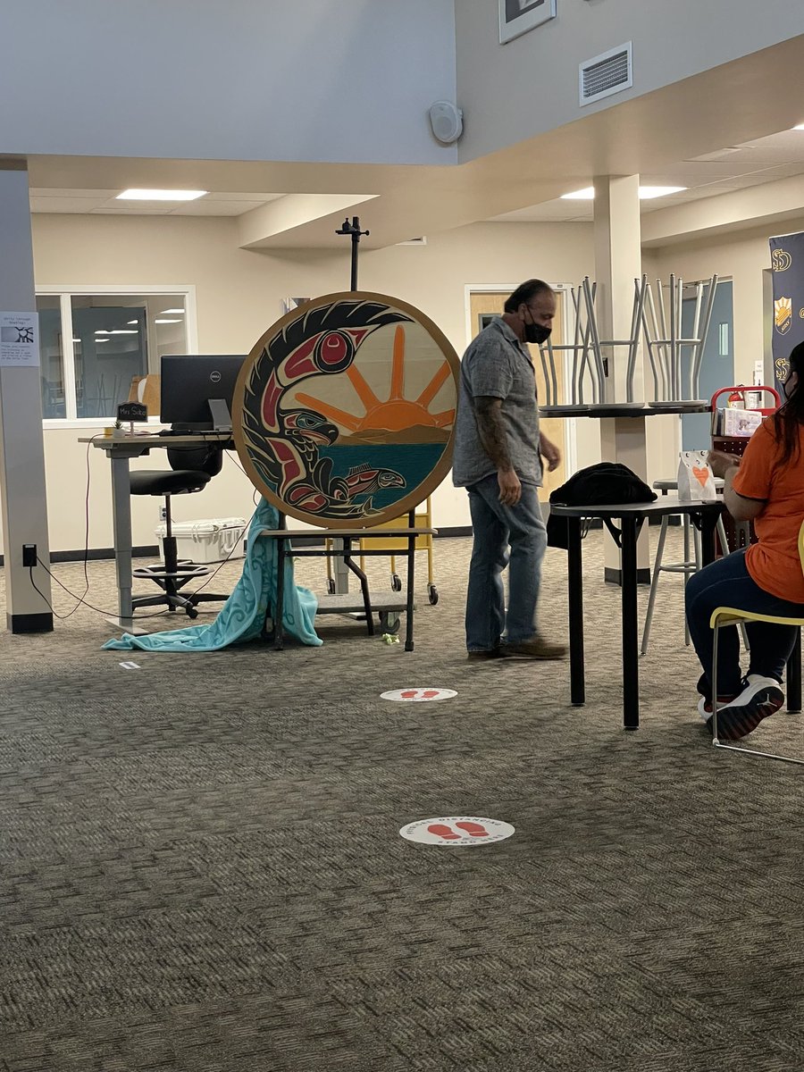So honoured to witness the unveiling of this carving “Our Visionary Our Home” at <a href="/SDSSSundevils/">@SDSSSundevils</a>. Created by SDSS students under the guidance of local artist Jody Wilson.