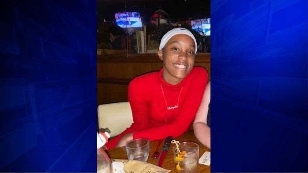 #MISSING  - Police are searching for 15-year-old Sanura Domond and said she hasn't been seen in two days.

SPREAD THE WORD! 
wsvn.com/news/local/pem…