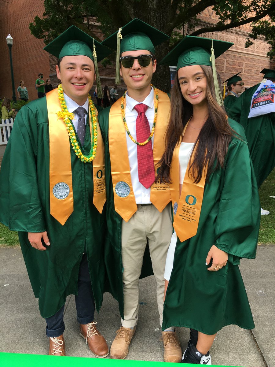 uoregon's tweet photo. OK, last one ... for now ... #TBT #DuckGrad21*
* Congratulations again to all of the graduates and thanks to everyone who made the day so special!!! https://t.co/JTaAO8jztJ