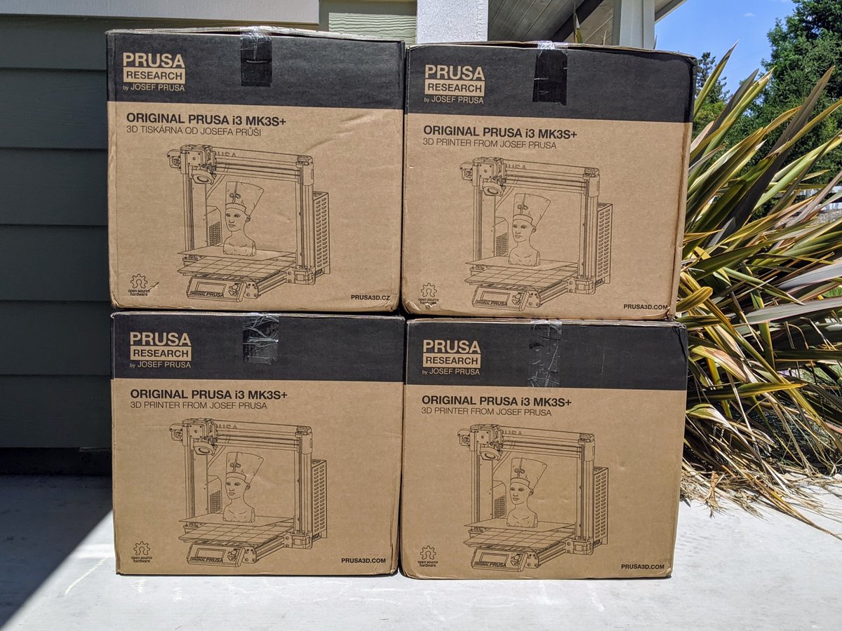 EveryAmp's tweet photo. Factory expansion going down this weekend! 
4 more Prusa MK3S+ 3D printers just arrived.

- 24 Prusa MK3S/MK3S+ printers in the fleet  
- Energy offset by over 9kw of Tesla Solar + 3 Powerwalls
- Products made from USA sourced PETG plastic

👉https://t.co/d40iejSgQm

#SnapPlate https://t.co/t3N7vj7Et4