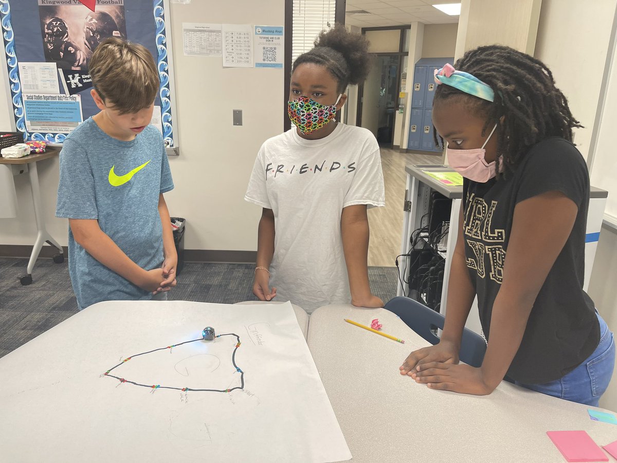 LEThomas_ECE's tweet image. Ss really enjoyed creating their house shields with @Ozobot today during Day 3 of bootcamp for our 1st Harry Potter Escape the room challenge! @HumbleISD @HumbleISD_DDI #HumbleISDCodes #CodingisMagic @HumbleISD_PL