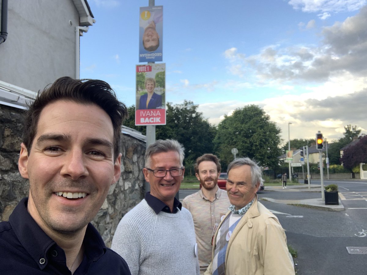 ciaranahern's tweet image. .@ivanabacik turning the political polls on their heads - starting in Harold’s Cross!  🙃😆

Another great night canvassing #VoteIvana #DublinBaySouth