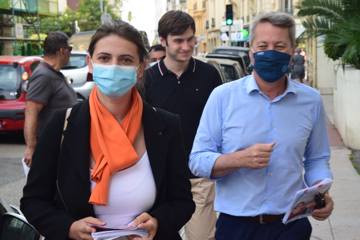 AliceBernard06's tweet photo. 🧡 Formidable soutien de notre député @MoDem Monsieur @PhilippeMichelK sur le terrain toute l'après-midi à #Nice06 en cette avant veille d'élection. C'est un honneur et une jolie touche pour l'aboutissement de notre travail ces dernières semaines ds le canton de #Nice-1. Merci ! https://t.co/W9zrqXz4Zn