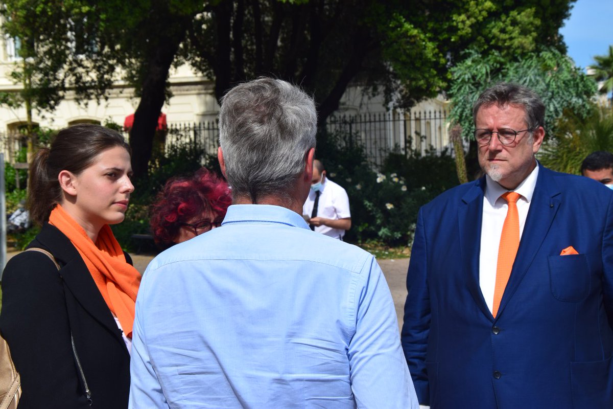AliceBernard06's tweet photo. 🧡 Formidable soutien de notre député @MoDem Monsieur @PhilippeMichelK sur le terrain toute l'après-midi à #Nice06 en cette avant veille d'élection. C'est un honneur et une jolie touche pour l'aboutissement de notre travail ces dernières semaines ds le canton de #Nice-1. Merci ! https://t.co/W9zrqXz4Zn