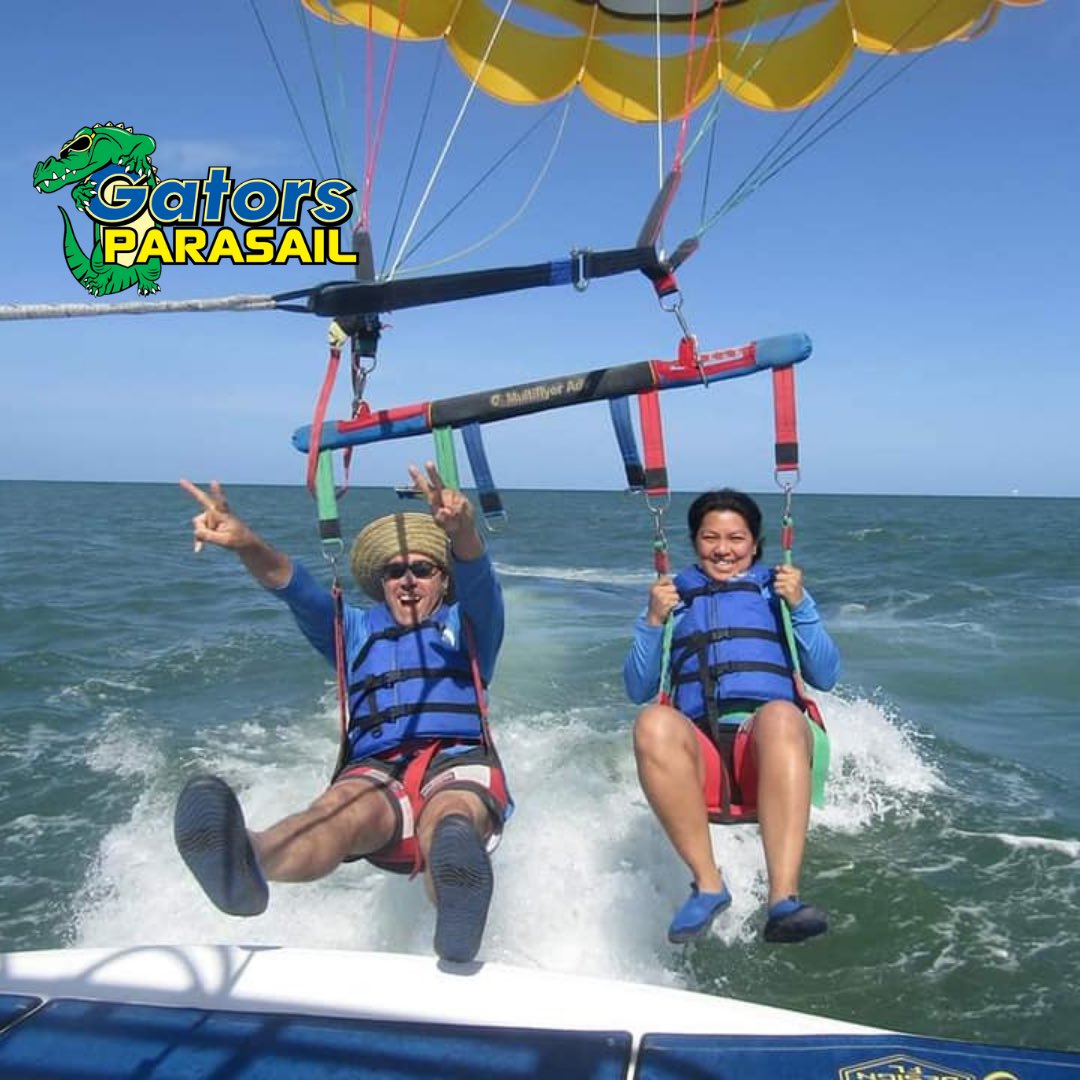 Summer parasailing fun from Johns Pass with Gators Parasail in Madeira Beach Florida 😃 gatorsparasail.com
