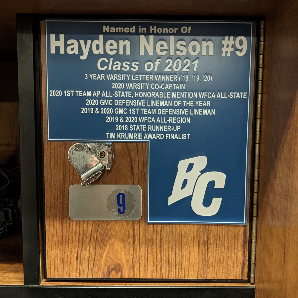 BC_lancer_FB's tweet image. A huge thanks to the Nelson family for sponsoring a locker in honor of @Hayden9Nelson! Congrats on a great career and we're looking forward to watching you shine out in @UCLAFootball #MYUT