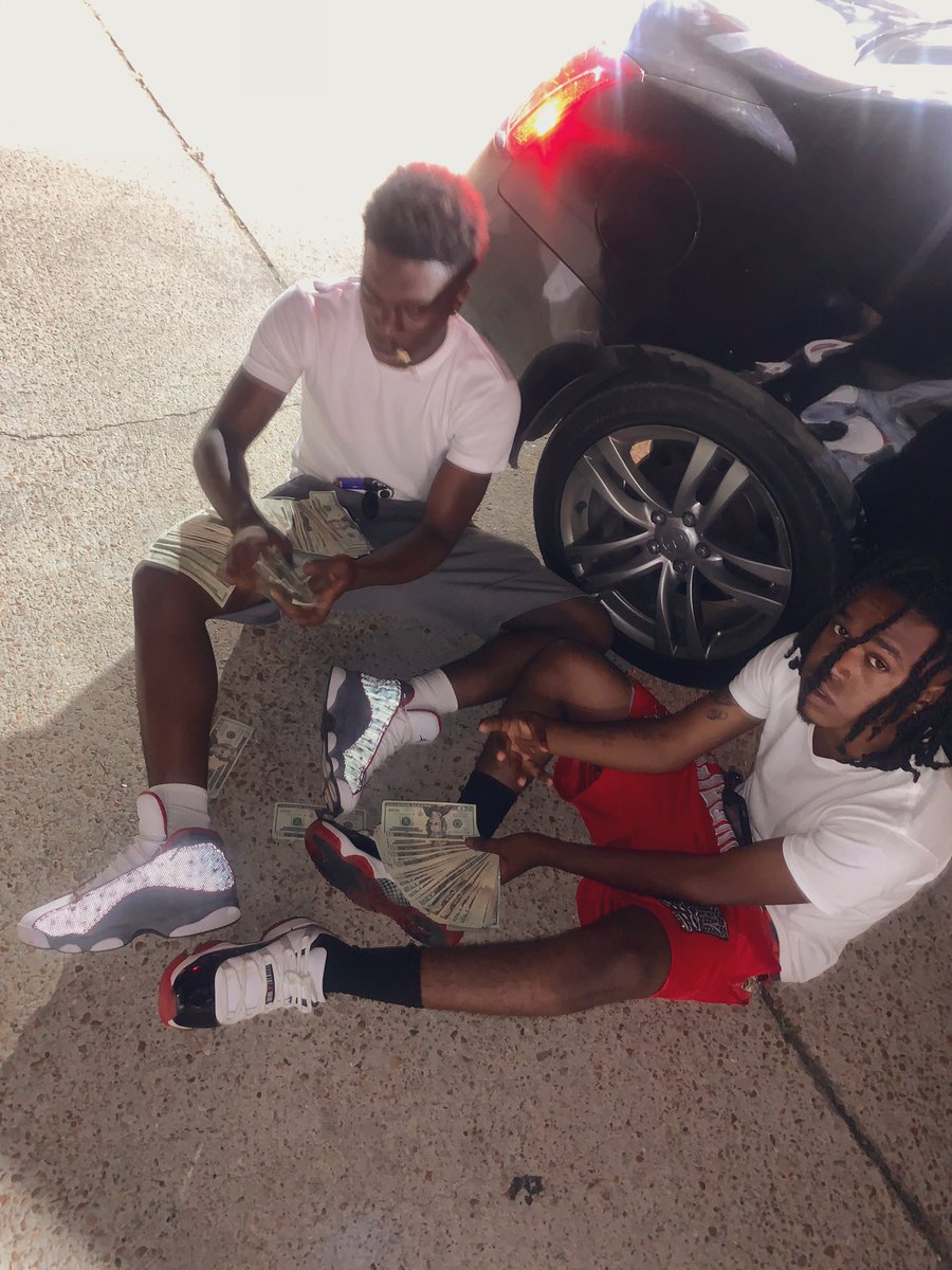 kingmarledo's tweet photo. I’m Gone Stay The Same Can’t Change On My Dawg 💯🖤♾ #ITA4L 🥡 #448 #FreeSpoon https://t.co/DP4uIUV5G0