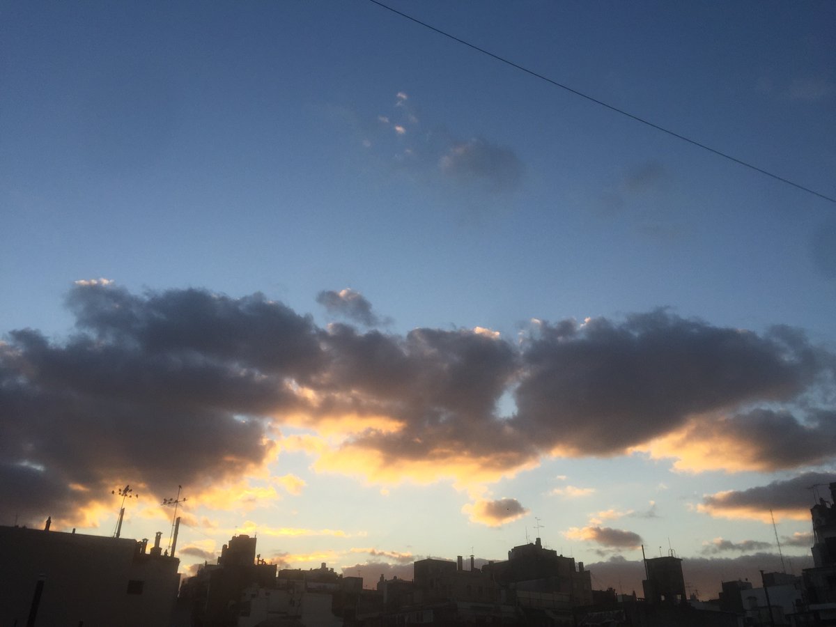 pandedi60828550's tweet photo. La vista desde mi terraza!
Que nubes!Que creación!
Que creador!Agradecido por ver sus maravillas!
#Roma5 #pancoe17 @holapancoe https://t.co/bdNLRGXstE