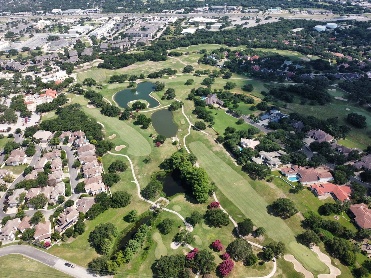 Another hot day in June! It’s even better up close! 🛺 💨 ☀️⛳️🏌️🏌🏼‍♀️