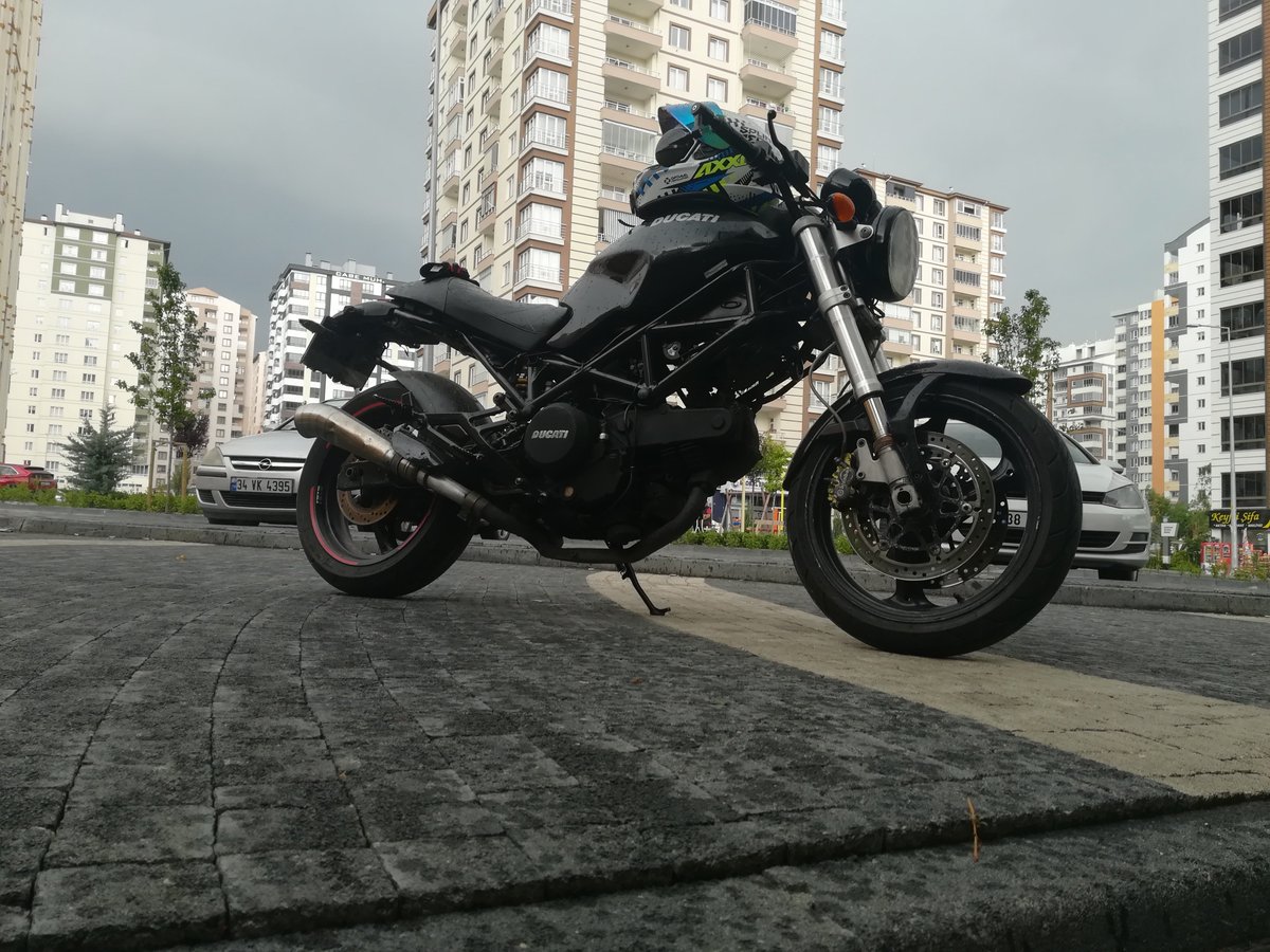 Nasıl anlatsam? Her yağmur damlası mesela seni seviyorum olsaydı, her yeri sel alırdı...