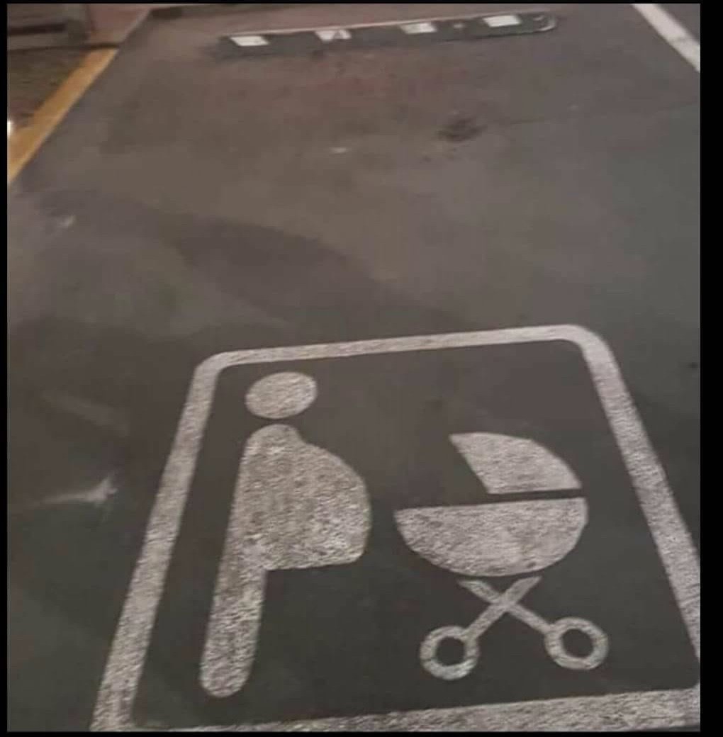 Hooberbloob's tweet photo. Finally: they gave us a spot for #BBQ parking. #ViaReddit https://t.co/9jfVINFywM