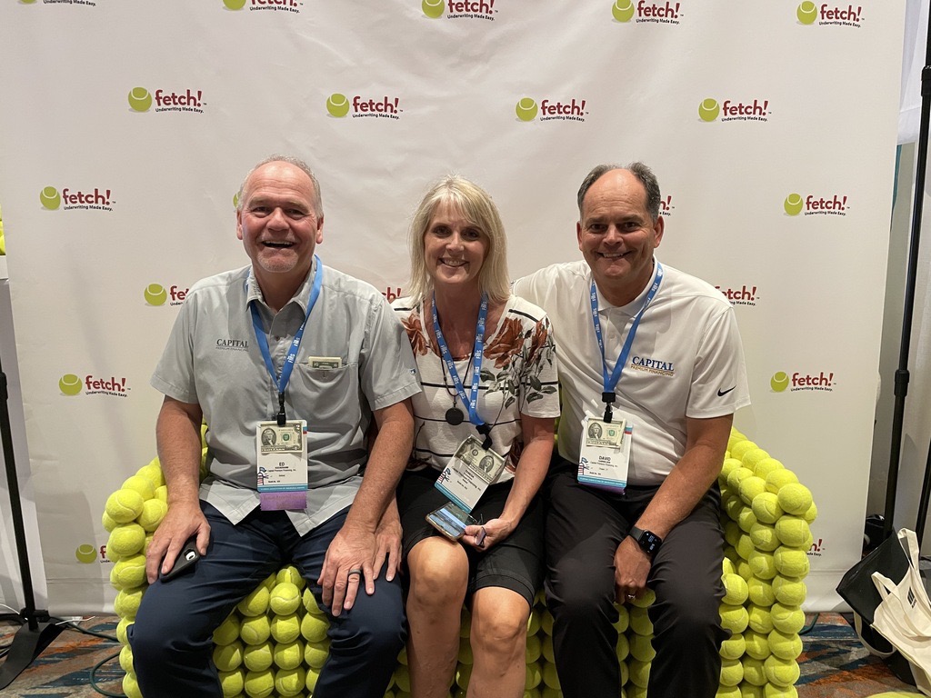 ask_fetch's tweet photo. We had a blast chatting with everyone who stopped by to check out the #fetchuw couch!
If you're attending @FAIA_Florida's 2021 Convention this week, stop by booth #729 to say hi and get your pic taken on the soon-to-be famous tennis ball couch! 😉🎾 #FAIAConv21 #fetchcouch #Faia https://t.co/5VwBAKfOdA