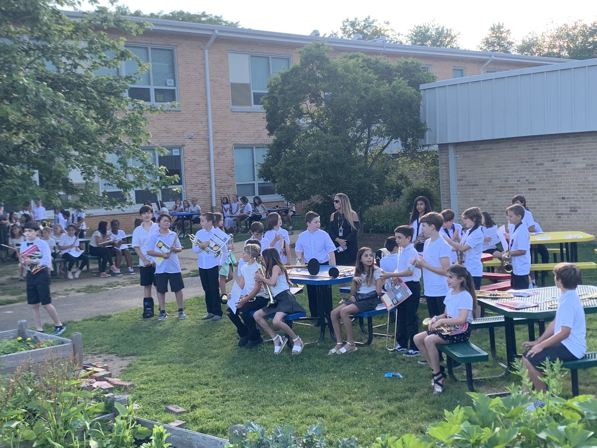 Neil Leone (@neilleone29) on Twitter photo Another outstanding 4th and 5th grade band concert! <a href="/NutSwampSchool/">NutSwamp School PTA</a> <a href="/MrLyonMusic/">Chris Lyon</a> <a href="/MrsLavenderBand/">Abby Lavender</a> <a href="/LizSlatteryNS11/">Elizabeth Slattery</a> Another outstanding 4th and 5th grade band concert! <a href="/NutSwampSchool/">NutSwamp School PTA</a> <a href="/MrLyonMusic/">Chris Lyon</a> <a href="/MrsLavenderBand/">Abby Lavender</a> <a href="/LizSlatteryNS11/">Elizabeth Slattery</a>