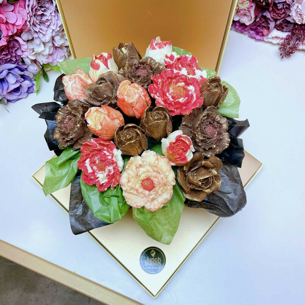 LunchBunchAU's tweet photo. NEW product 🌸🌺 How about 3D Chocolate Flowers Bouquet to make that day even more special? This LunchBunch could be kept for 3 months and perfect if bought in advance. Though, if you need this as a last minute present, we will be surely keeping one in… https://t.co/ZSxs0BrtS2 https://t.co/PPXShilHGB