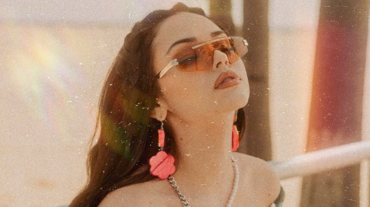 𝖲𝖾𝗇𝗍𝗂𝗆𝗂𝖾𝗇𝗍𝗈𝗌 𝖽𝖾 𝖡𝗈𝗋𝗀𝗁𝗍. › 𝟭𝟳/𝟬𝟲/𝟮𝟭 vía 𝘣𝘺𝘚𝘶𝘯𝘴𝘦𝘵𝘊𝘶𝘳𝘷𝘦 ⛧

𝙶𝚘𝚝 𝚖𝚎 𝚜𝚝𝚊𝚛𝚒𝚗𝚐 𝚊𝚝 𝚝𝚑𝚎 𝚠𝚒𝚗𝚍𝚘𝚠, 𝚊 𝚔𝚗𝚒𝚏𝚎 𝚞𝚗𝚍𝚎𝚛 𝚖𝚢 𝚙𝚒𝚕𝚕𝚘𝚠 𝚋𝚞𝚝 𝚒𝚝'𝚜 𝚊𝚕𝚕 𝚒𝚗𝚜𝚒𝚍𝚎 𝚖𝚢 𝚖𝚒𝚗𝚍.