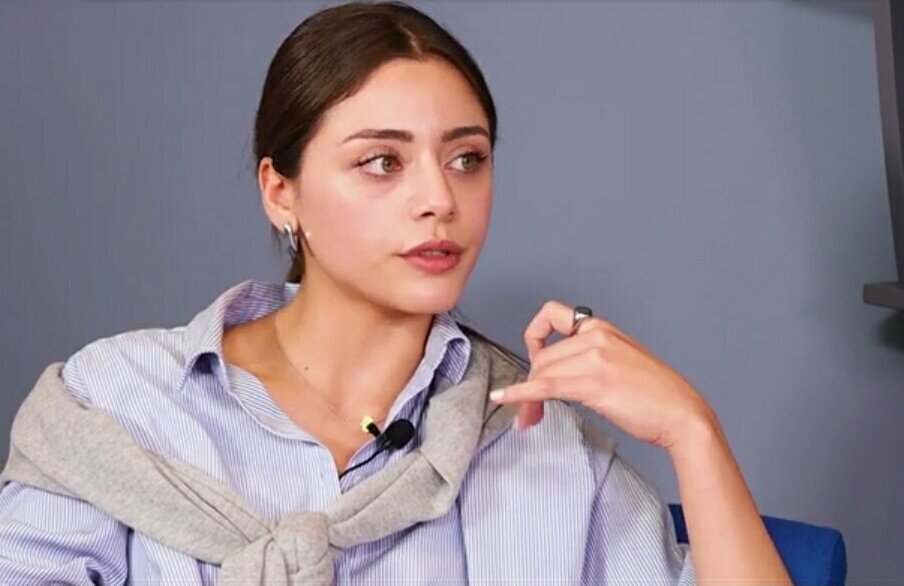 Sıla seni yerim yaaa yeni izleme fırsatım oldu harika birisin canım benim daha iyi yerlere gel canım 😘😘😘 

Kurban olam nedense hiç vaktiniz olmuyor sosyal medya için olsun lütfen yaa bizi siz siz koymayın 

#silaturkoglu 
<a href="/silaturkogluu/">Sıla Türkoğlu</a>