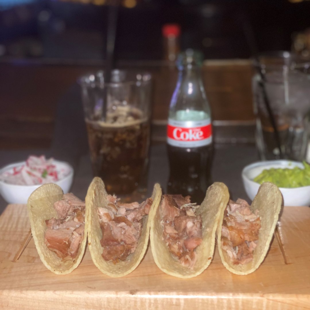 These @JaviersCantina carnitas tacos taste just as good with diet coke as they do with margaritas. 🙃 🙂 😋 #eatmoretacos #greatrestaurants #mexicanfood