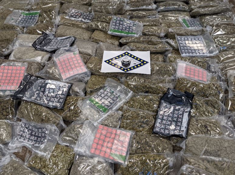FBILittleRock's tweet photo. If you're missing about 145 lbs of high-grade marijuana and THC wax, give our #FBI office a call at 501-221-9100. We'd like to help.

Every day, our GET-ROCK team takes #violent criminals and the drugs they sell off our #Arkansas streets.

More info here: https://t.co/99hizGd8fF https://t.co/9E5R1J2GJ5