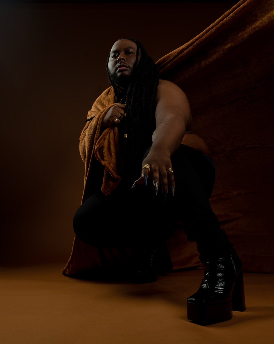 DaShaunLH's tweet photo. _Belly of the Beast: The Politics of Anti-Fatness as Anti-Blackness_ available on August 10, 2021.

pre-order now: https://t.co/lI5lSazvtl https://t.co/o89NezT9Nn
