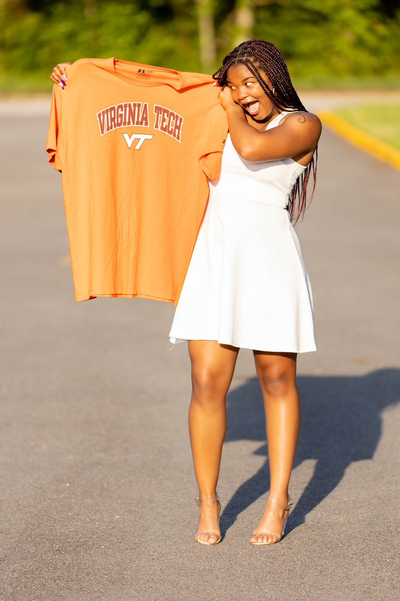 rachelxhines's tweet photo. hiiii I’m rachel majoring in psychology!! Looking for new people to meet and hang out with!! Go Hokies!! #VT25 #Vtfollowtrain https://t.co/we7b8eCXbw
