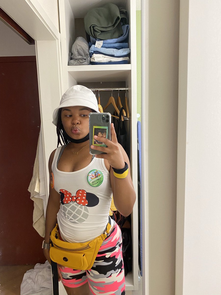 rachelxhines's tweet photo. hiiii I’m rachel majoring in psychology!! Looking for new people to meet and hang out with!! Go Hokies!! #VT25 #Vtfollowtrain https://t.co/we7b8eCXbw