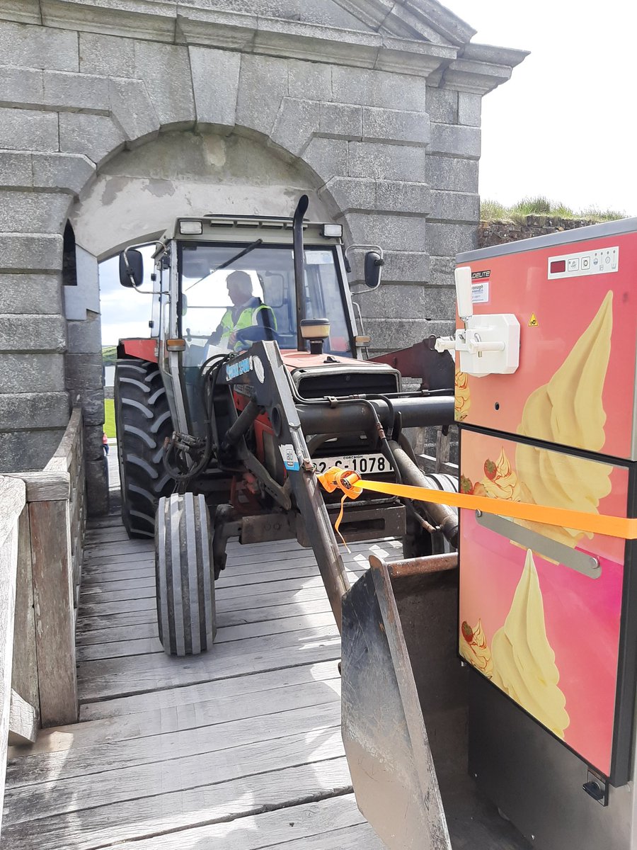 KavanaghEquip's tweet photo. @PhotosCork @CorkEnglishColl @pure_cork @MEI_Ireland @SpikeIslandCork look what arrived today ☀️☀️☀️#99s #summer #vanwontfitthroughgate https://t.co/xpmO0rSlBQ