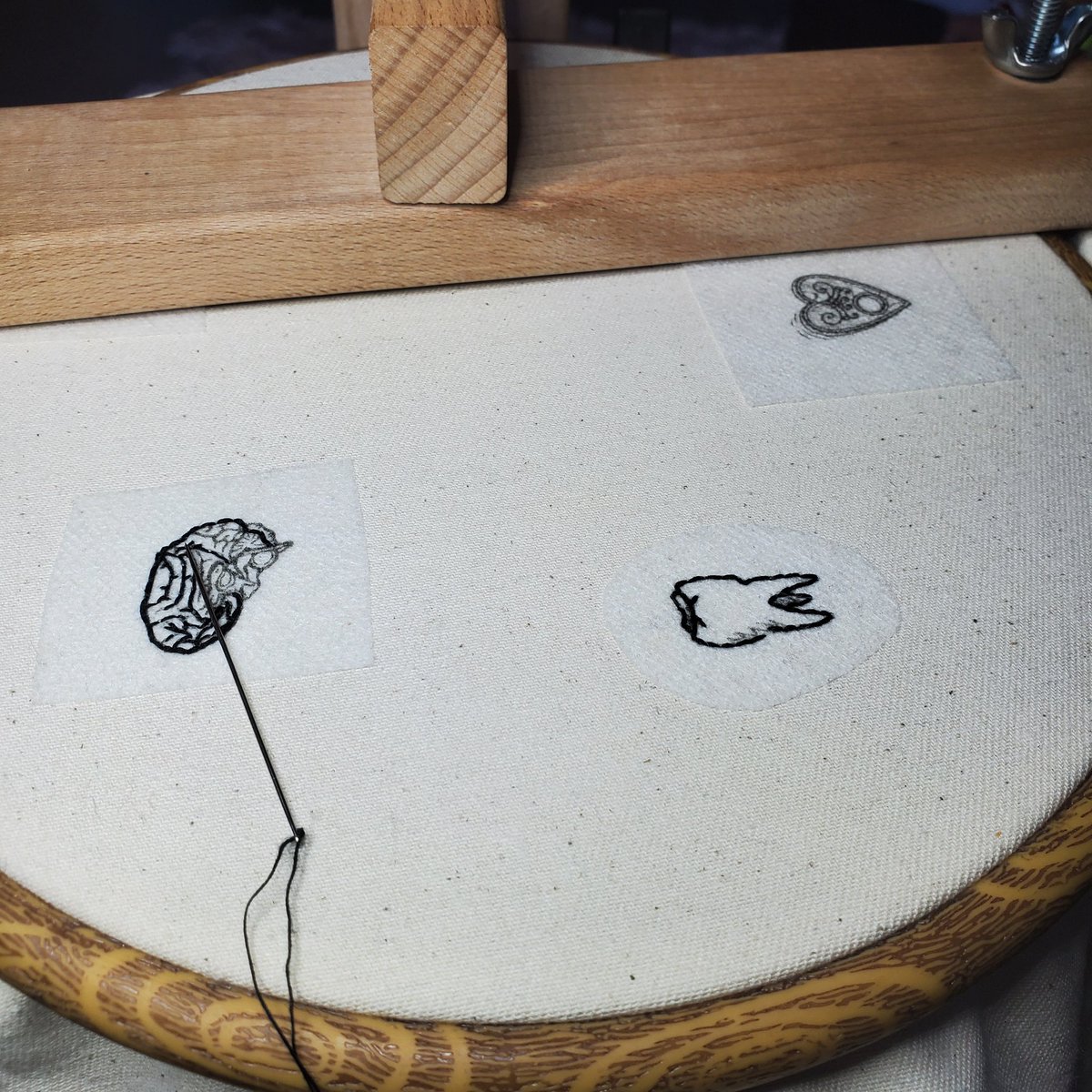 0hEmGigi's tweet photo. These little 1" babies are gonna be necklaces. This is literally how I spend every hour I'm not playing TTRPGs (or at my day job 😂) https://t.co/ZrmPSqF9g9