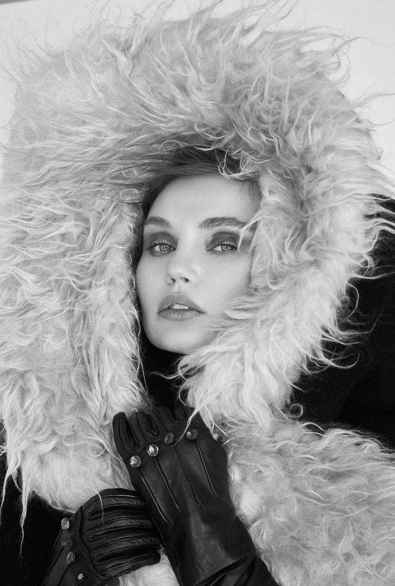 elena___matei's tweet photo. @LOfficielItalia #coverstory https://t.co/RRmYXYjdL6
