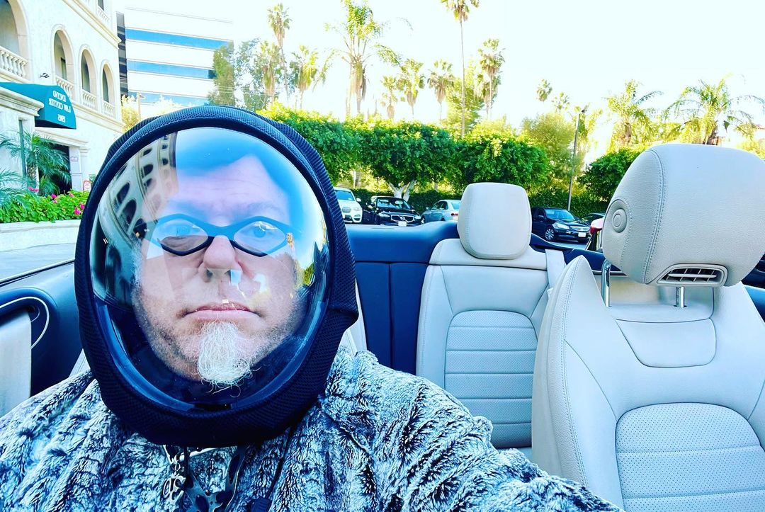 Why would you wear a MicroClimate outdoors? FIRE SEASON: Fire season is upon us. After lock down for so long, let Air filter Fire Smog for you so you can get out. Air filters smog, pathogens, pollen, dander, dust and more.
-
-
-
#fireseason #airquality #smog #immunocompromised