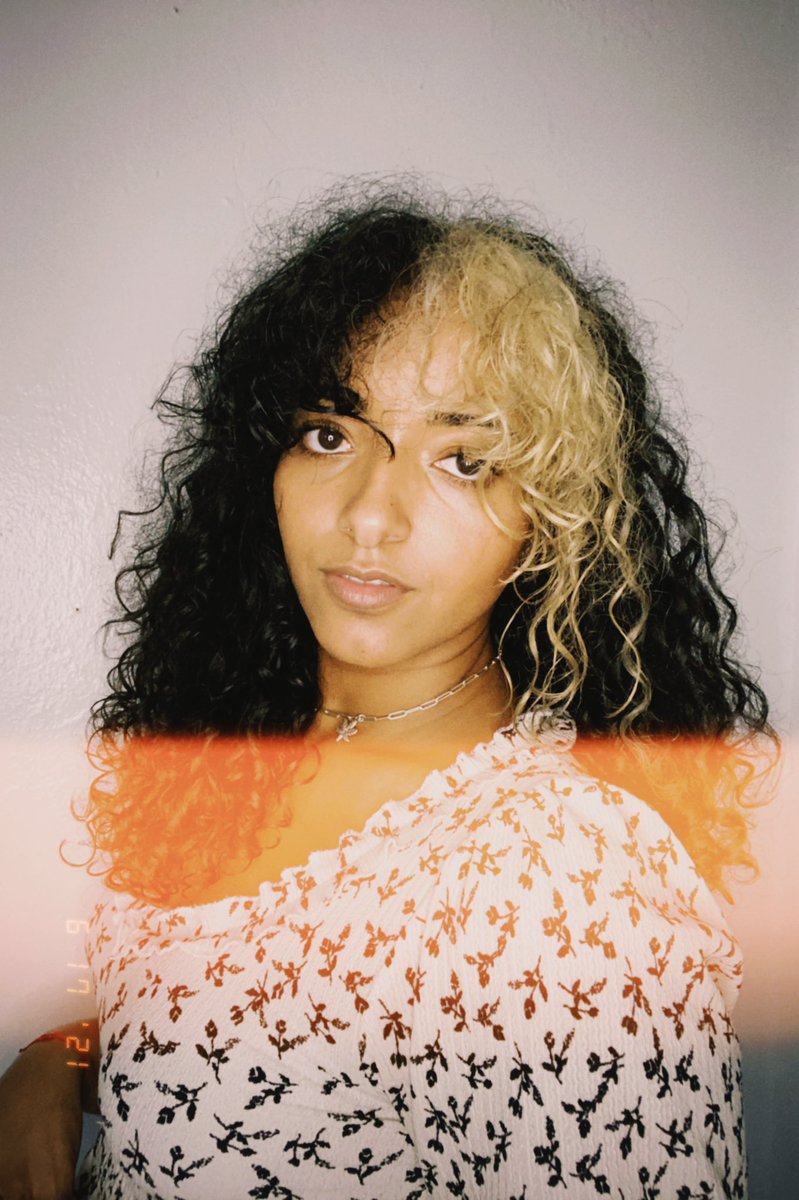 vintastepps's tweet photo. New hair, who dis? ✨ https://t.co/1L8sgnGMxe