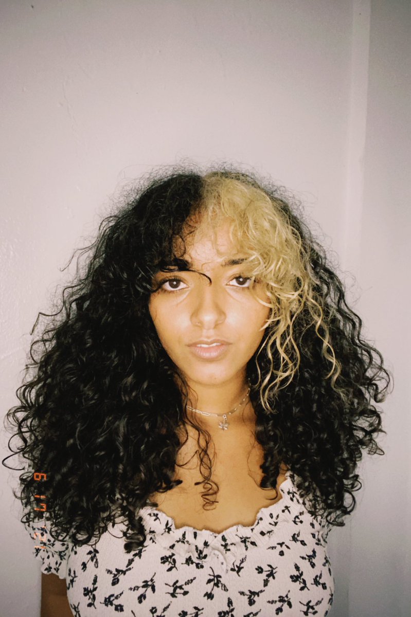 vintastepps's tweet photo. New hair, who dis? ✨ https://t.co/1L8sgnGMxe