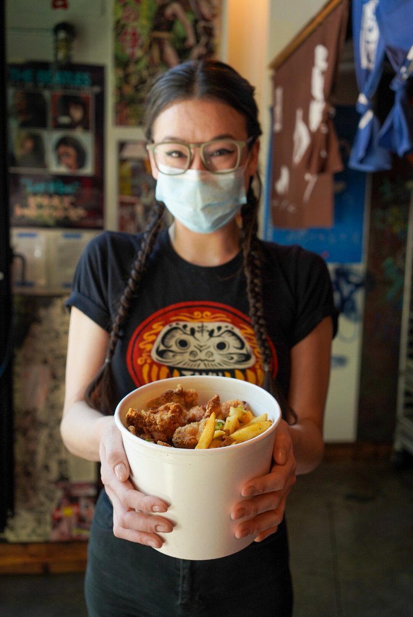 takuseattle's tweet photo. 🔥On Top Chef Night we do THE F*CKIN’ SPECIAL!🔥 Get a F*ck It Bucket 🍗 + a six pack of @tecate 🍻 for $45!!! Add 3 Jell-O shots 💦 for just $3.95! Everything you need for your Top Chef Viewing Party! #TakuSeattle #TopChef #TopChef18 https://t.co/Pkya1QPGR0