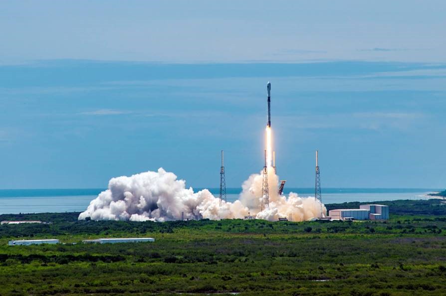 SSC_Commander's tweet image. Back to space AGAIN! 3 successful launches in 5 days! TacRL-2, NROL-111, &amp;amp; TODAY GPS III-5 mission made history as the first ever NSSL launch on a @SpaceX previously-flown booster! Congrats to the ECL, GPS, @SLDelta45, &amp;amp; Falcon 9 teams! #PartnersinSpace #SemperSupra