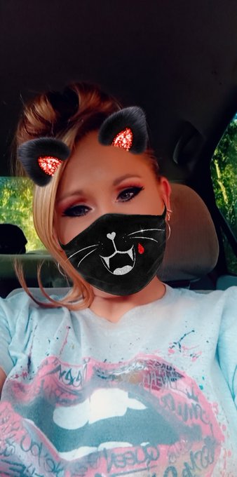 Bored https://t.co/fxPRr0TV9l