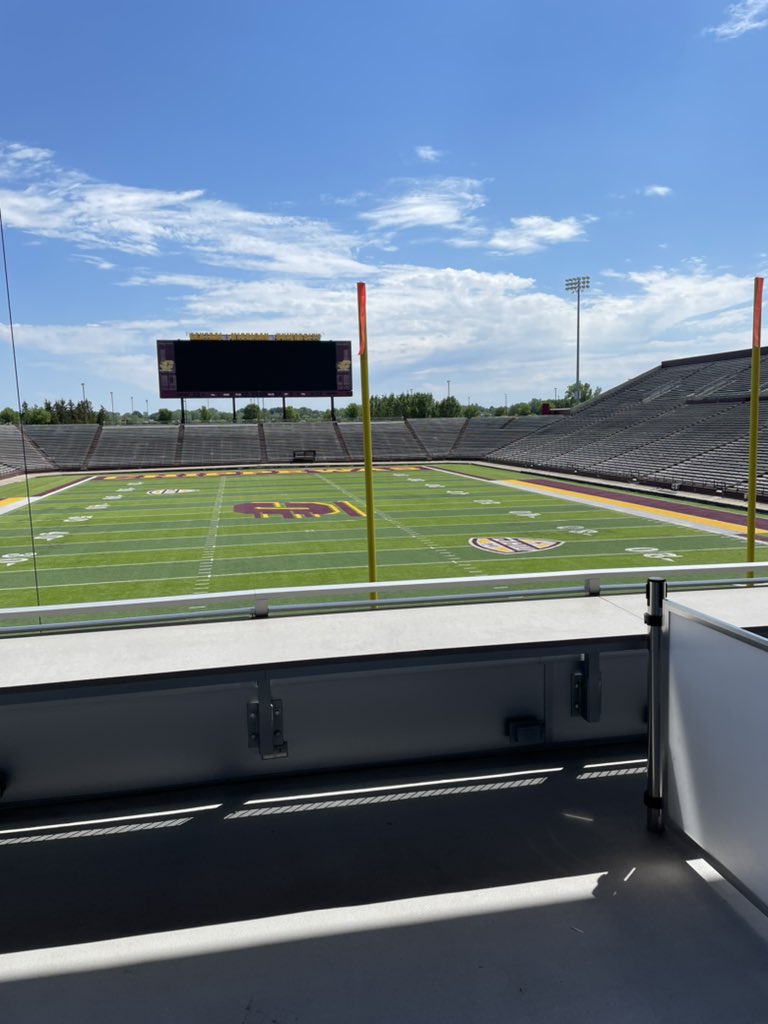 peluso_ryan's tweet photo. Getting familiar with my new home. Thank you @CoachMurphy87 for having us up! #FireUp https://t.co/2y0PP2zViy