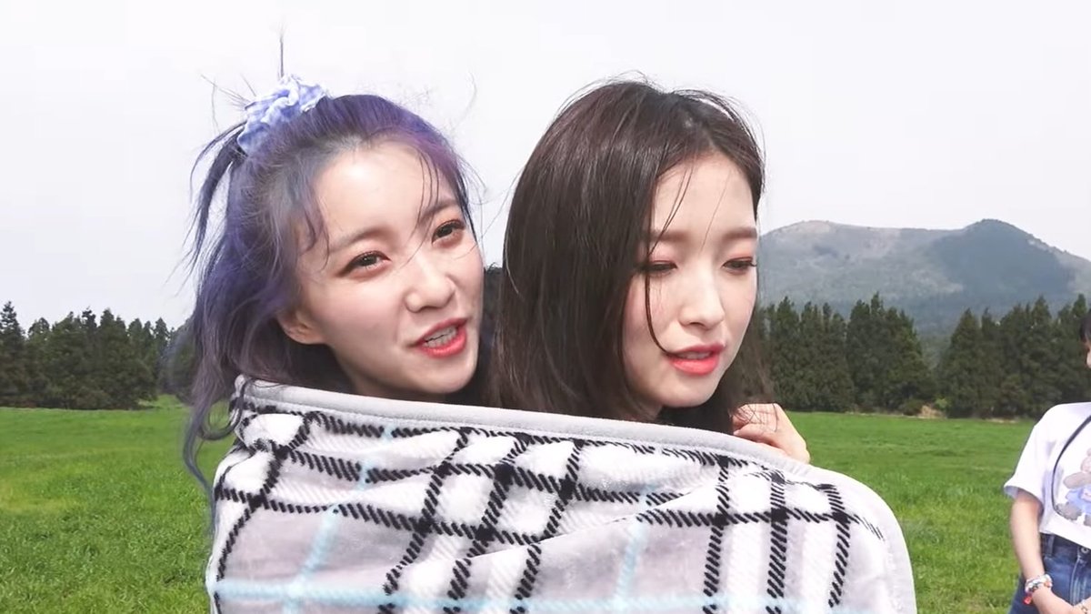 lqbaeybin's tweet photo. 🌼◞ #HAPPYARINDAY↺ 

          「  #비니 ・ #아린  」 https://t.co/J3XqJxuzCH