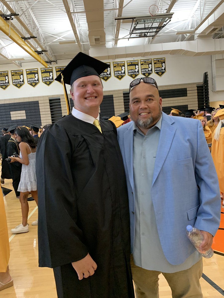 Fugi71's tweet photo. So glad that I had this man to get me through these last 4 years. Best AD/ Coach in NJ. I will remember all of the great things he taught me and I hope I can emulate all of those things through my life. 609 for life. #malachicrunch #TTE @DonohueJr @Bob_Badders @ShoreSports_NJ https://t.co/01AhdkAky9