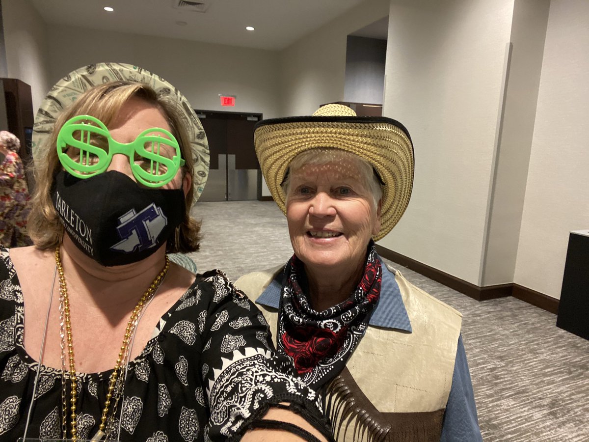 KendallHasse's tweet image. Presenting at the DKG Texas State Conference. 🌹 #Scholarships #Technology #AdvancedDegrees @DKG_SI Educators having fun in Denton.  🎉