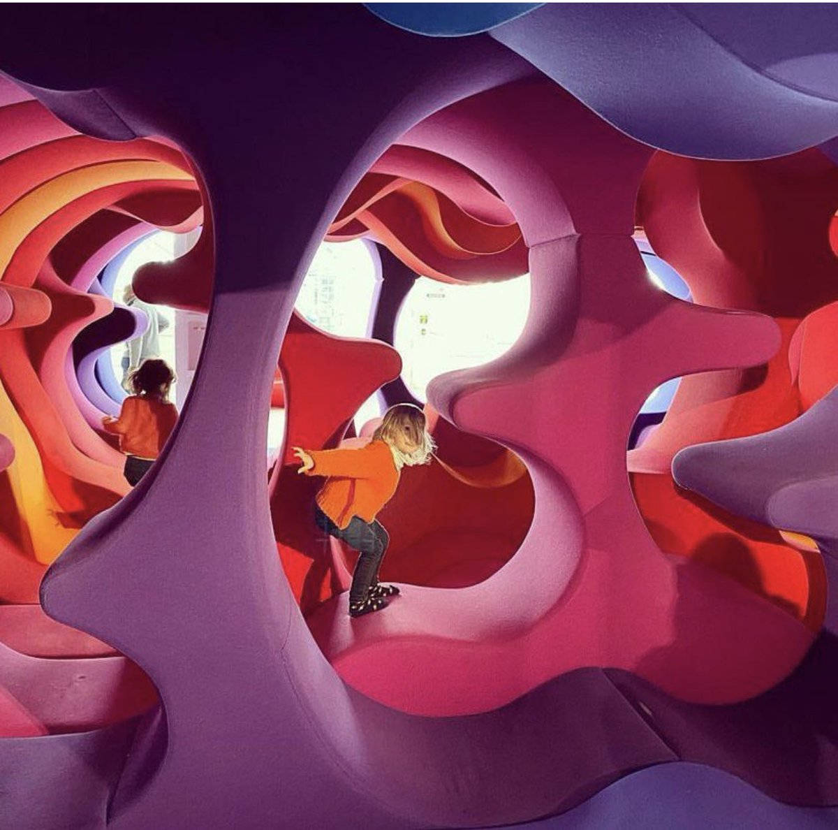 DesignApplause's tweet photo. Home Stories: Verner Panton’s legendary Fantasy Landscape @DesignMuseumBE ⠀
⠀
#vernerpanton #visiona2 #architecture #architect #designmuseumgent #designmuseum #homestories https://t.co/A1SPHkcceB