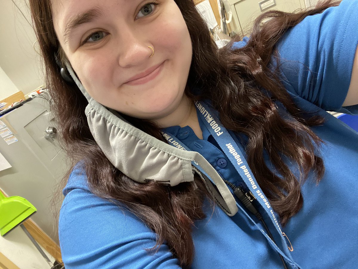 vlpuryear's tweet photo. hey!! im tori, i’m a rising junior, and im a history major <3 #vt25followtrain #vtfollowtrain https://t.co/Og9EKugvAc