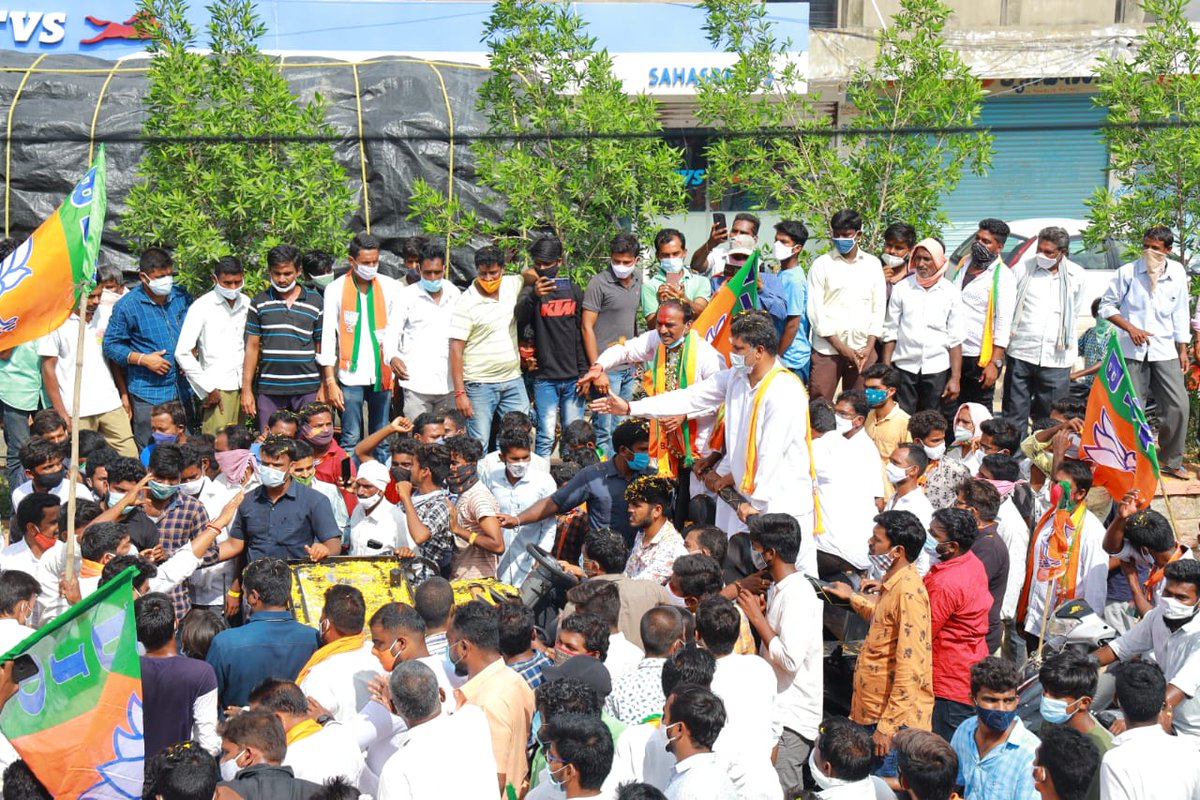 Glimpses from Huzurabad campaign yesterday. Promising support by all the volunteers and people gives me strength to face all the odds. #Telangana #Huzurabad #bjp #BJPCares4Telangana #eatala2021