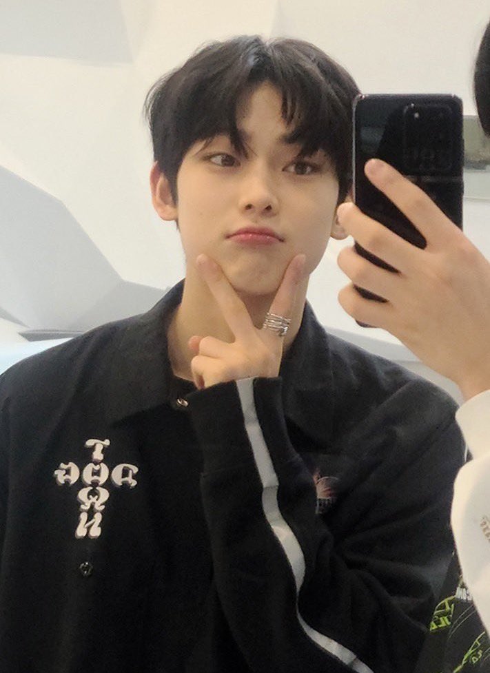 tata_hours's tweet photo. Look at these cute photos of sunoo #SUNOO #SunooBdayBash #SunoosQuince #Sunoohandsome https://t.co/q8jJBtsRD9