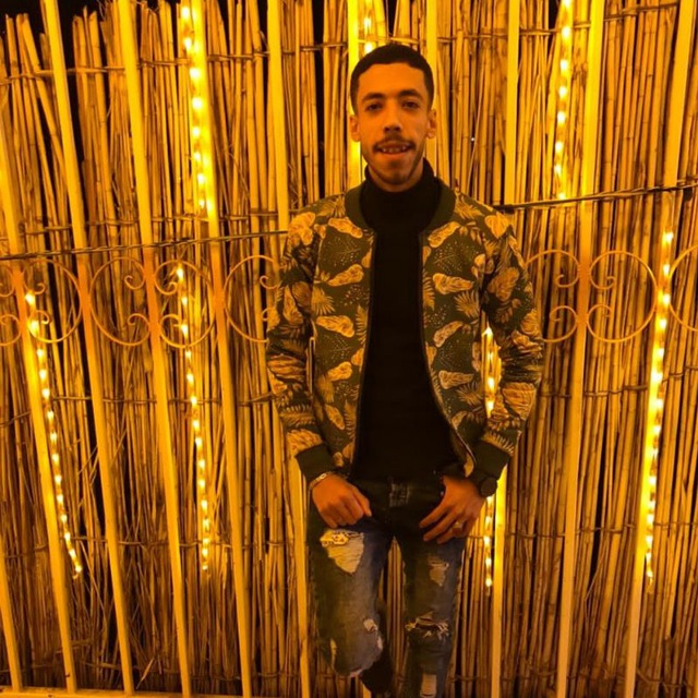 ان لم يكن لك هدف👌
 اجعل لك مرما🥅😂