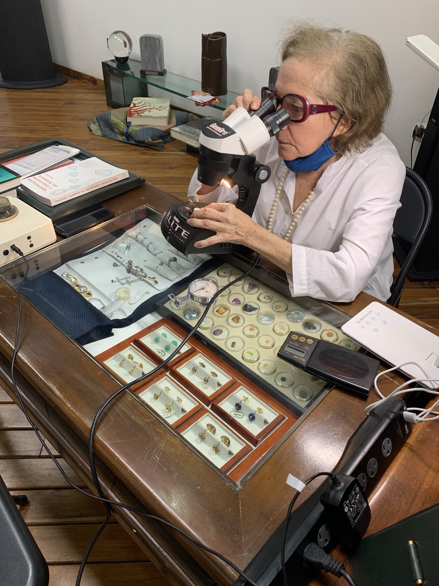 delasierra1's tweet photo. Evento de Arte Integral ! Uno de los aspectos es la presencia de la famosa Gemólogo Aura Godoy. Autora de libros de difusión international en la materia. Presentará Gemas, asesoramiento y citas para avalúos. ¡Yuntas para caballeros! Todo un PRIVILEGIO... https://t.co/45QQFX0QsV