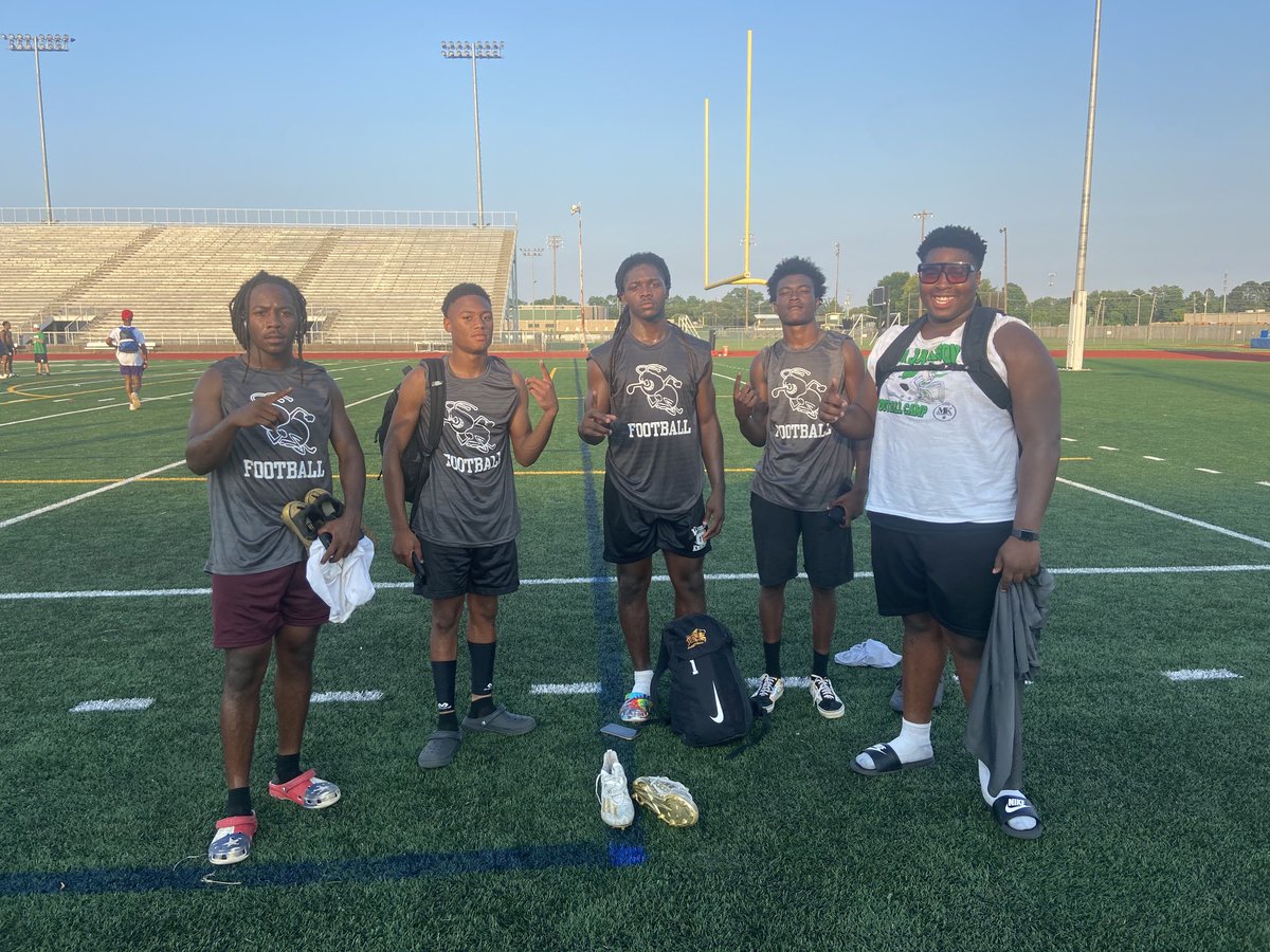 btwFBshreve's tweet photo. Lions competed well today at the HUD Jackson football camp at Lee Hedges stadium ���@WeevilFootball⁩ https://t.co/rFS68Sde5t
