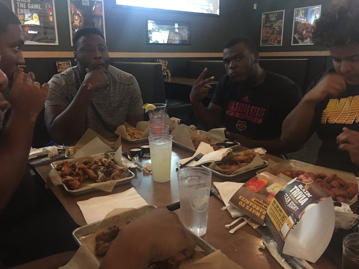 CoachLimegrover's tweet photo. Great night crushing some wings with the O-Line “Newcomers”. The future is bright here for A-State!!
#TrenchPack #WolvesUp #NoWingLeftBehind https://t.co/niooGBu9IS