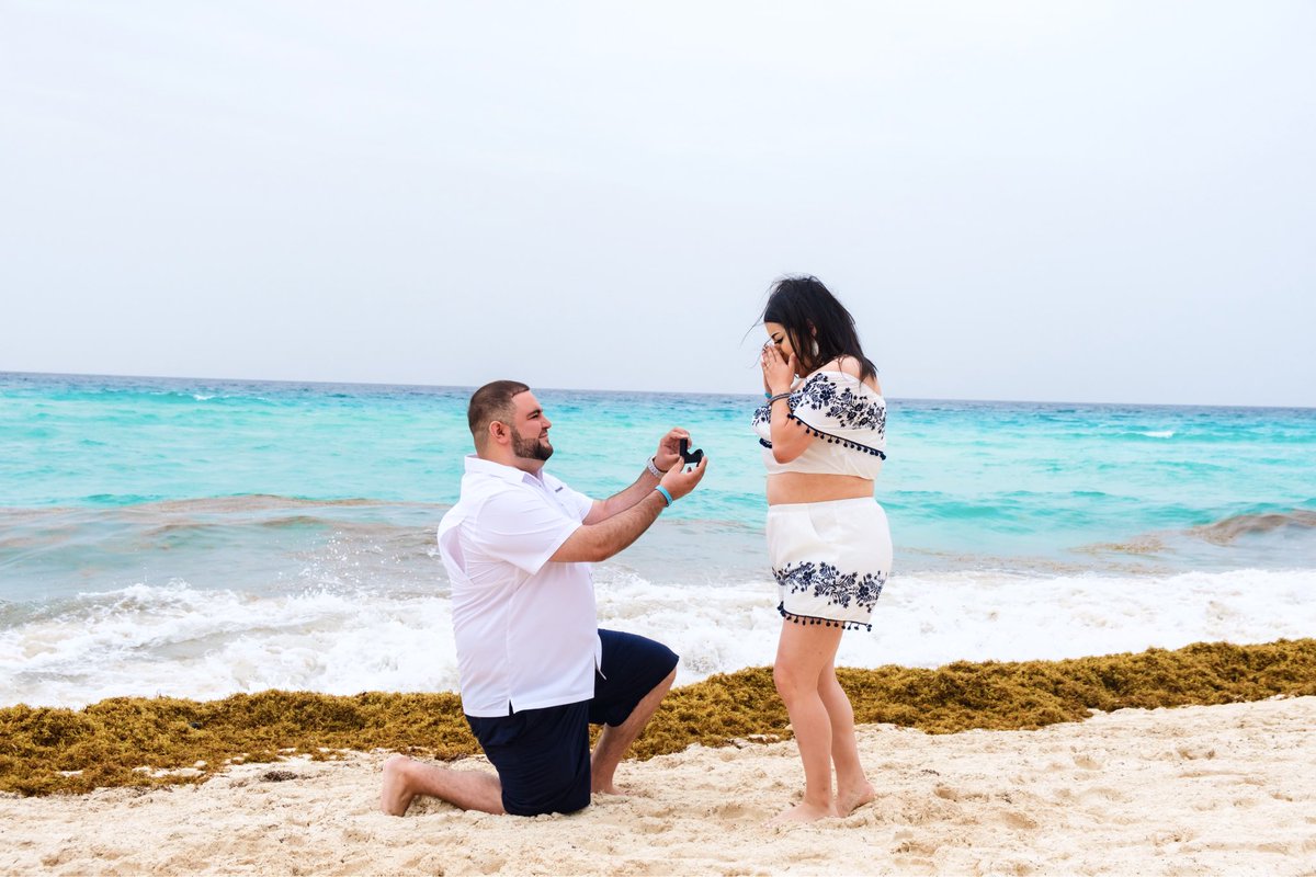 stephhh_23's tweet photo. My heart has never been more full. ✨
I said yes to forever with my best friend. 💍
Cheers to our new adventure together. 🍾
I love you so much. ♥️ @Homarochoa55
#HastaLuegoHinojosa #GoingOchoa #WereEngaged #SoonToBeMrs https://t.co/3ZZdGkdZSG