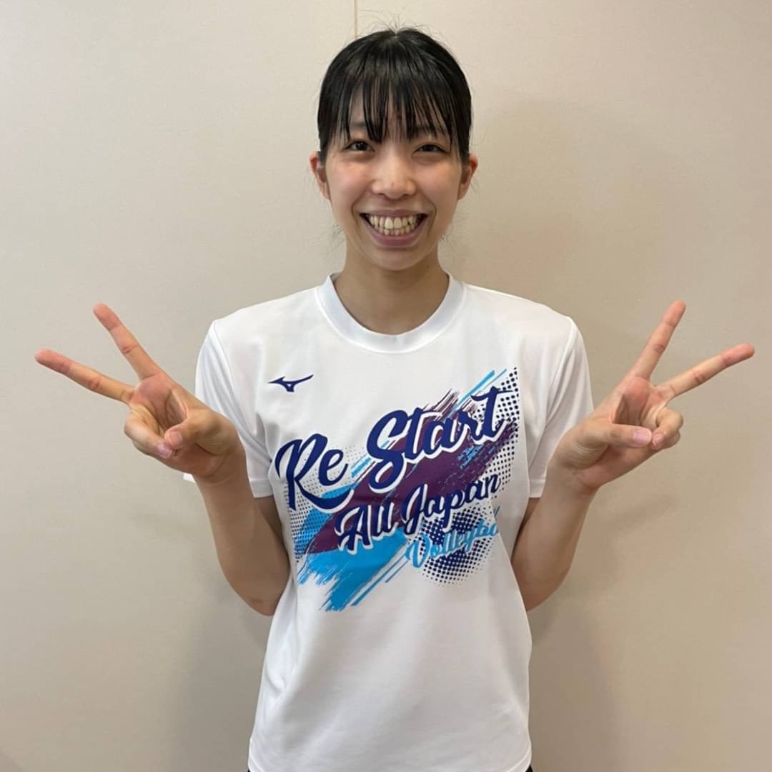 【RE-START🎌】
「RE-START さぁ、再始動はじめよう！ALLJAPAN Tシャツ」
好評につき注文延長しました！！

今日は青山学院大学　
山中宏予選手🥰

⚠️締切は6月30日(水)まで⚠️
皆様のご注文お待ちしております💓

⚠︎注文は6枚以上から、商品は代引き発送となります。

詳細: kanto.volleyball-u.jp/etc/6607